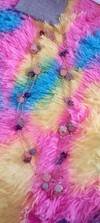 Collar largo elegante azul y morado 