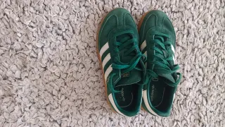 Zapatillas Adidas Verdes y Blancas
