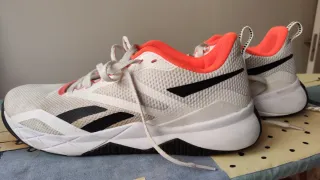 Zapatillas deportivas Reebok blancas y naranjas