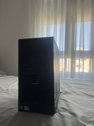 Torre PC Medion Negra