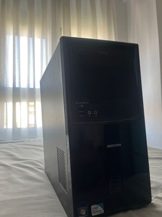 Torre PC Medion Negra