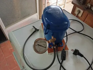 Motor Frigorífico con Manómetro y Manguera