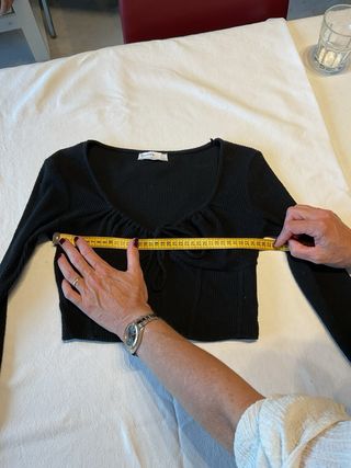 Top Bershka negro manga larga