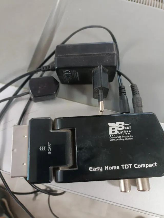 TV Samsung 32 y mesa