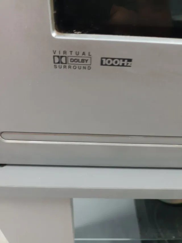 TV Samsung 32 y mesa