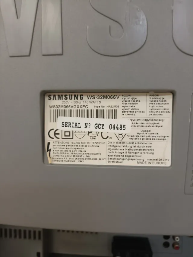 TV Samsung 32 y mesa