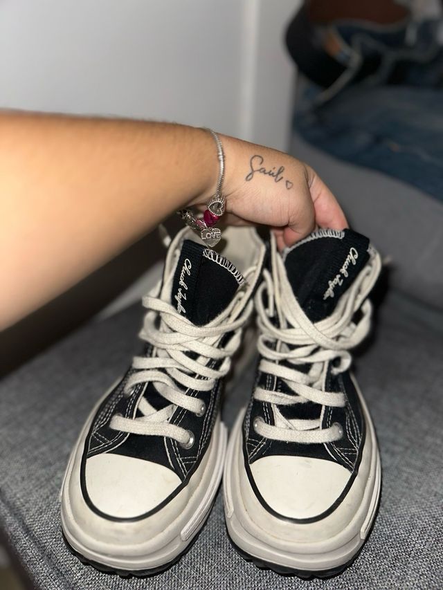 Converse plataforma negras y blancas