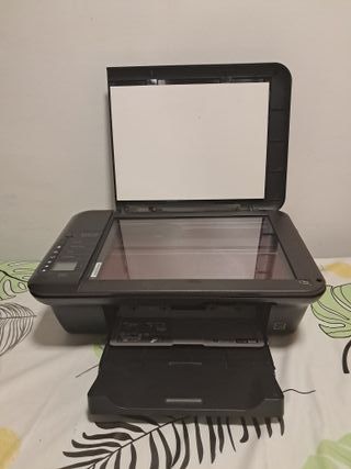 Stampante HP Deskjet 3050 con scanner