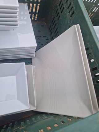 Vajilla completa de cerámica y porcelana