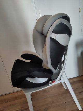 Silla coche Cybex Gold gris y negro