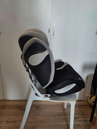 Silla coche Cybex Gold gris y negro