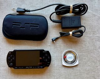 Sony PSP 3000 Negra + God of War UMD