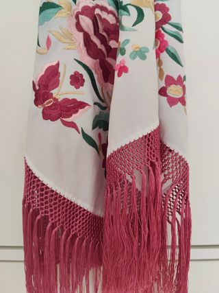 Mantoncillo Bordado Señora 