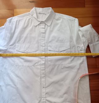Camisa blanca de botones