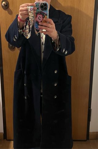 Abrigo paño oversize. azul marino casi negro