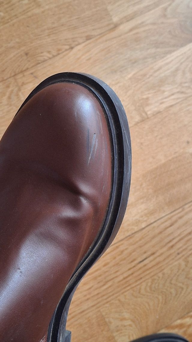 Botas altas planas marrones