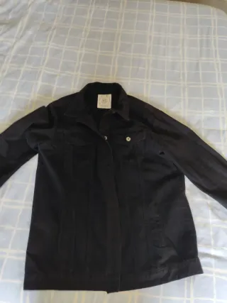 Cazadora tejana negra Pull&Bear Talla L