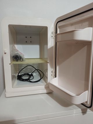 Nevera portátil blanca
