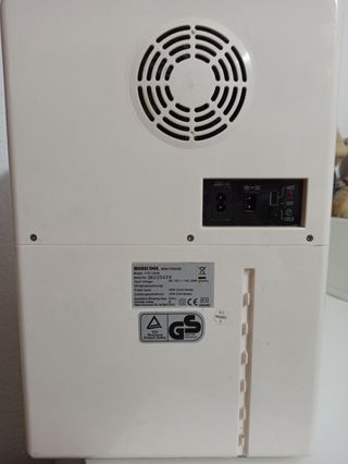 Nevera portátil blanca