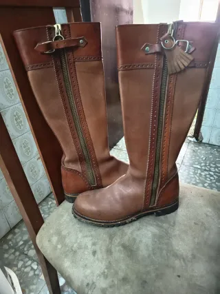 Botas Camperas Marrones con Cremallera