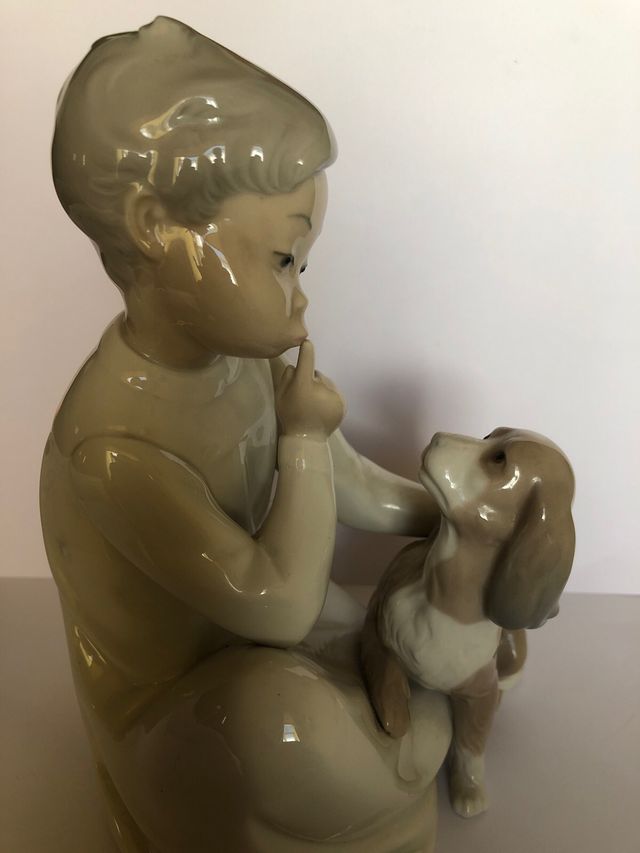 Figura Lladró niño y perro