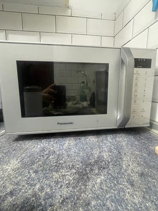 Microondas Panasonic NN-K36HM 23L