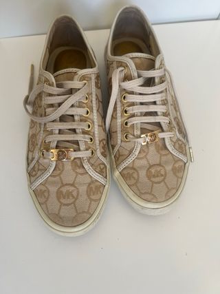 Zapatillas Michael Kors Beige y Doradas