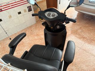 Moto eléctrica minusválidos seminueva