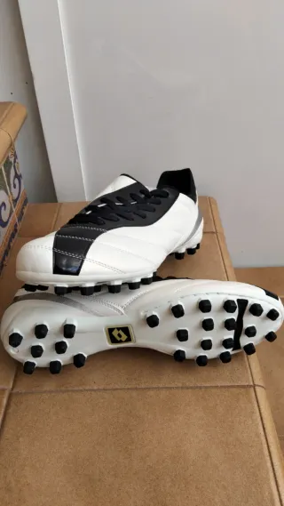 Botas futbol Lotto, tallas 40,43,44,45