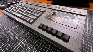 ZX Spectrum +2 gris: "BlueBerry Pie"