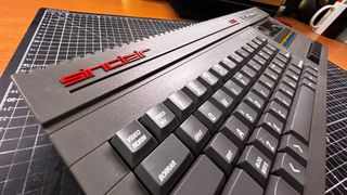 ZX Spectrum +2 gris: "BlueBerry Pie"