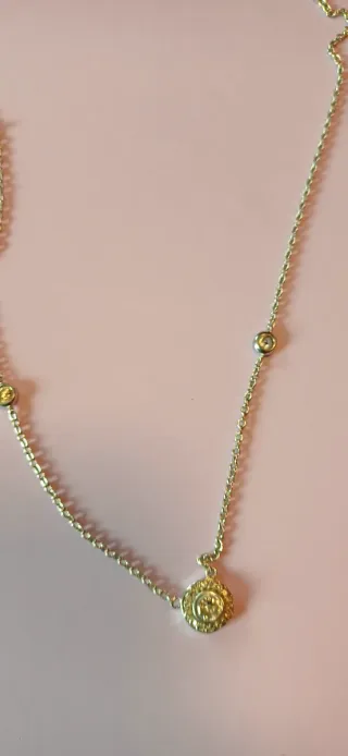 Collana con ciondolo fiore e zirconi
