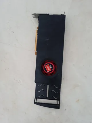 Tarjeta Gráfica AMD Radeon HD 6870 1GB