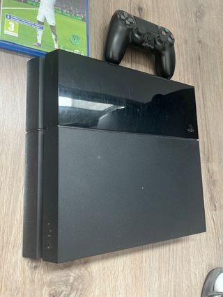 PS4 (PlayStation 4) Negra + FIFA 25
