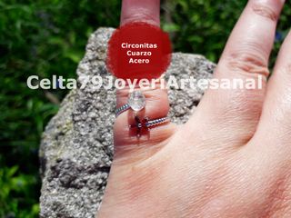 Anillo Acero Ajustable Cuarzo y Circonita Roja