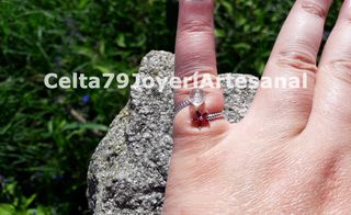Anillo Acero Ajustable Cuarzo y Circonita Roja