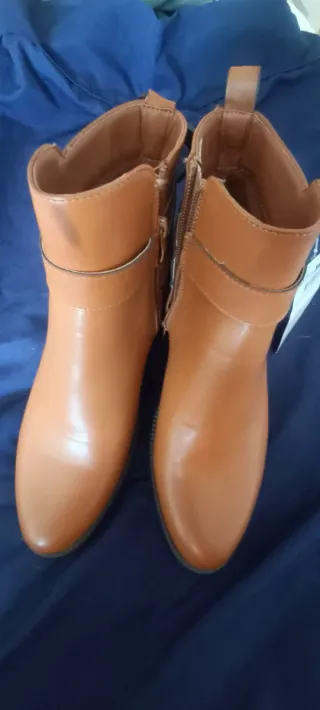Botines marrones con cremallera