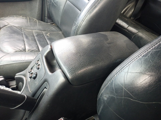 APOYABRAZOS CENTRAL JEEP CHEROKEE (KJ) ENR