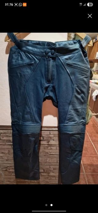 Chaqueta y pantalón de cuero Raiders
