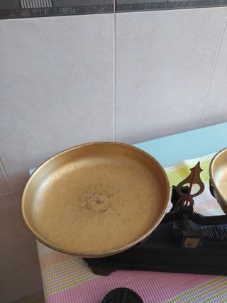 Báscula antigua Vulcano 5 kg base hierro forjado.