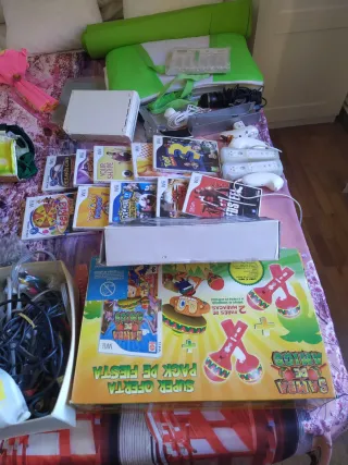 Lote Nintendo Wii + Juegos y Accesorios