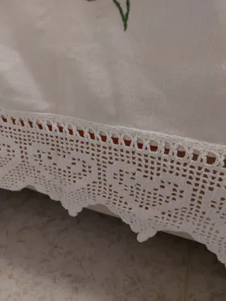 Copriletto ricamato vintage