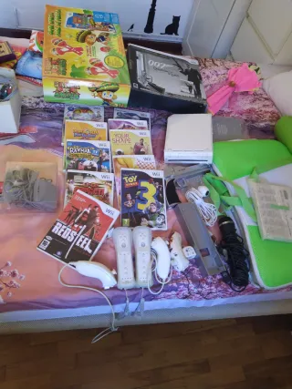 Consola Wii + Lote de juegos y mandos