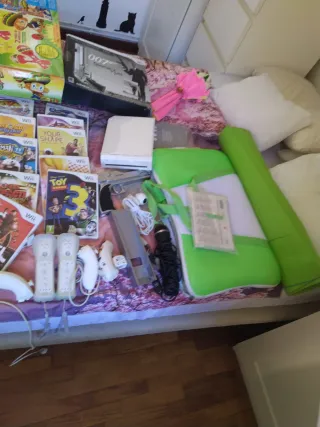 Consola Wii + Lote de juegos y mandos
