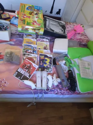 Consola Wii + Lote de juegos y mandos