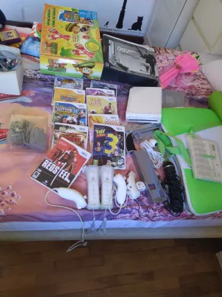 Consola Wii + Lote de juegos y mandos