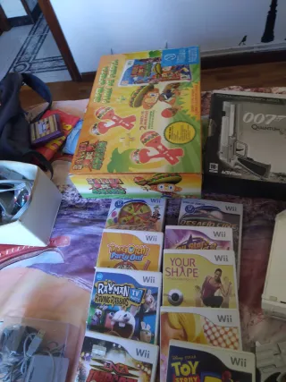 Consola Wii + Lote de juegos y mandos