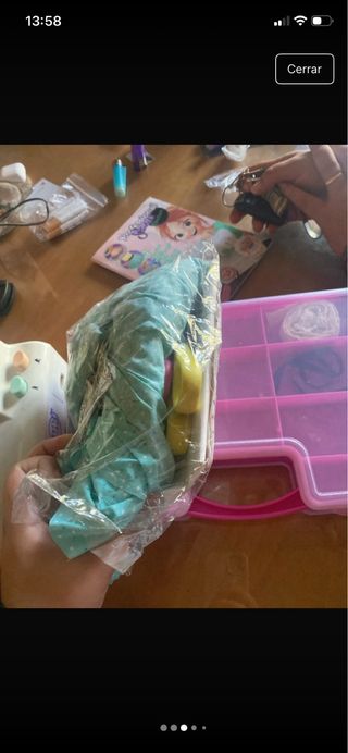 Máquina de coser nueva con accesorios