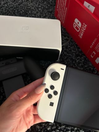 Nintendo Switch OLED bianco