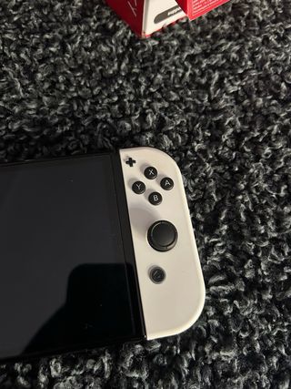 Nintendo Switch OLED bianco